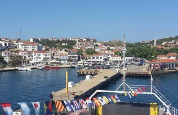 Bozcaada: Rüzgârın, Şarabın ve Huzurun Adası