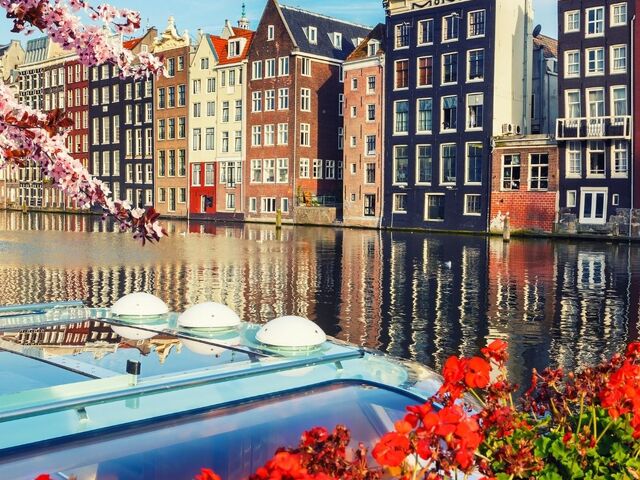 Paris & Disneyland & Brüksel ve Amsterdam Turu